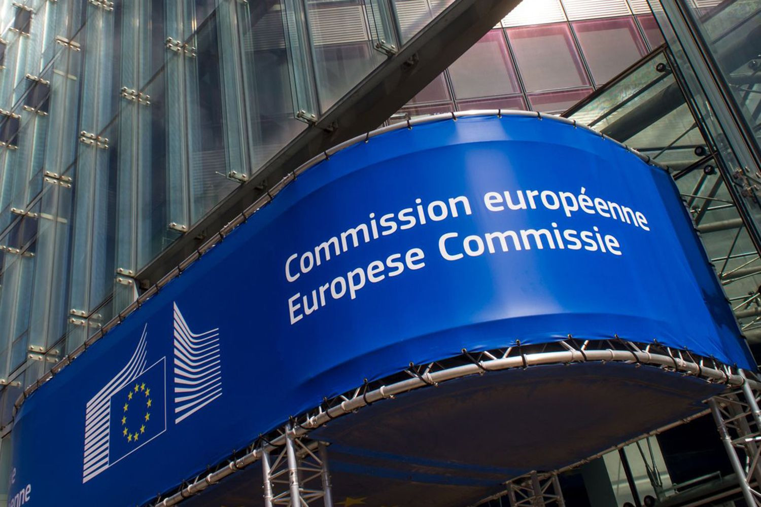 Έρευνα της Κομισιόν για την εξαγορά της Monsanto από τη Bayer